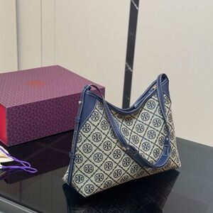 Tory Burch Navy and Cream Geometric Shoulder Bag